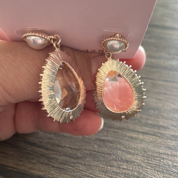 Rachel Parcell Champagne Pearl drop statement earrings. New! - Picture 5 of 6